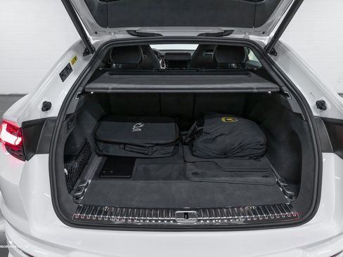 New 2025 Lamborghini Urus SE image 13