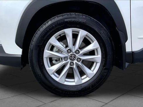 Certified 2023 Toyota Corolla Cross LE FWD image 11
