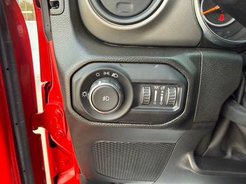 Used 2022 Jeep Wrangler Unlimited Sport AWD/4WD image 26