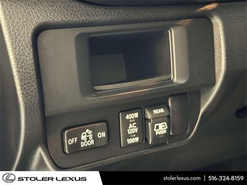 Used 2017 Toyota Tacoma SR5 image 25