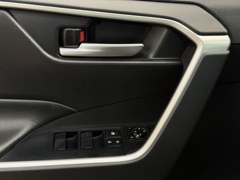Certified 2019 Toyota RAV4 XLE FWD image 22