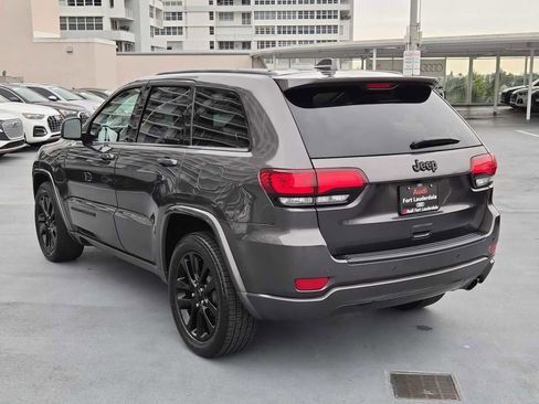 Used 2019 Jeep Grand Cherokee Altitude image 4
