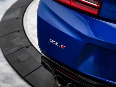 Used 2018 Chevrolet Camaro ZL1 image 29