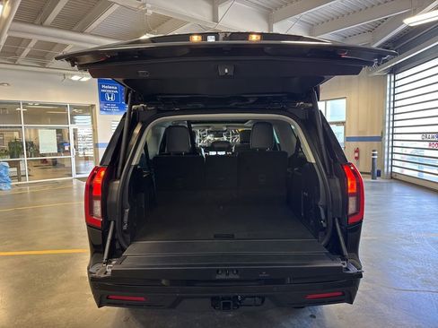 Used 2025 Ford Expedition Max Active AWD/4WD image 29