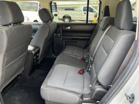 Used 2019 Ford Flex SE image 8