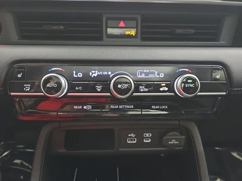 Used 2023 Honda Pilot Touring image 33