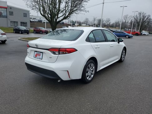 Certified 2025 Toyota Corolla LE image 4