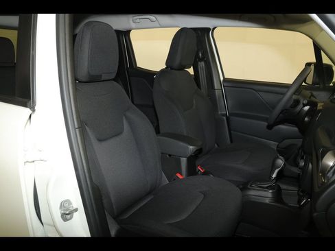 Certified 2023 Jeep Renegade Latitude AWD/4WD image 26