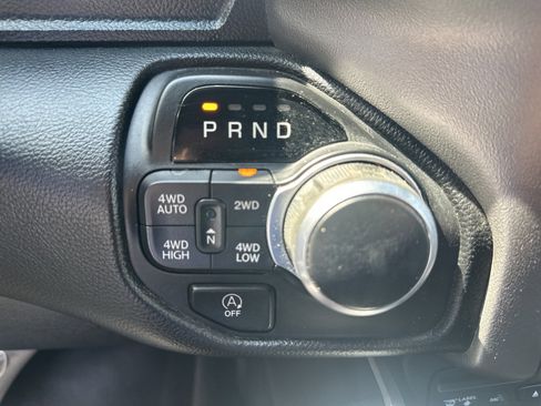 Used 2019 RAM 1500 Big Horn AWD/4WD image 14