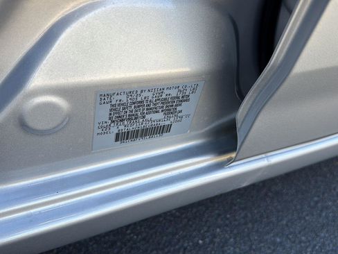 New 2025 Nissan Versa SR w/ Trunk Package image 30