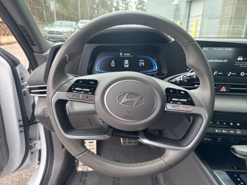Used 2025 Hyundai Elantra Sport image 18