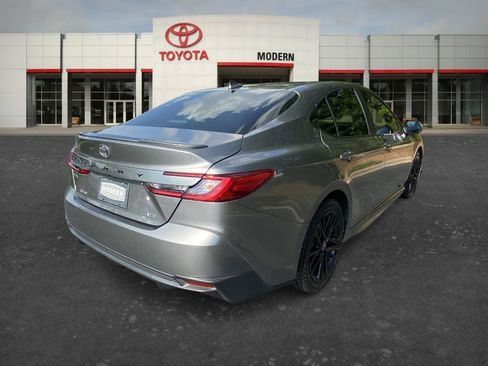 Certified 2025 Toyota Camry SE FWD image 5