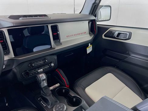 New 2026 Ford Bronco Outer Banks w/ Sasquatch Package AWD/4WD image 27