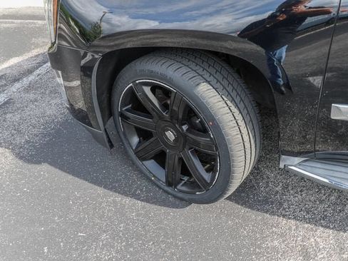Used 2015 Cadillac Escalade ESV Luxury RWD image 32