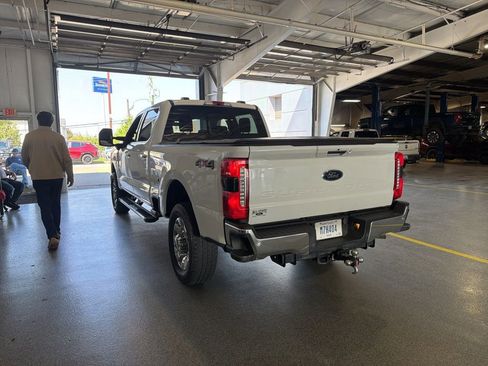Used 2024 Ford F250 Lariat w/ Chrome Package image 4