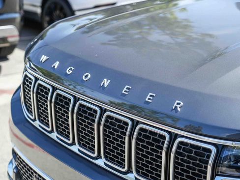 Used 2022 Jeep Wagoneer Series II AWD/4WD image 8