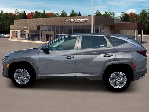 New 2026 Hyundai Tucson Blue SE image 3