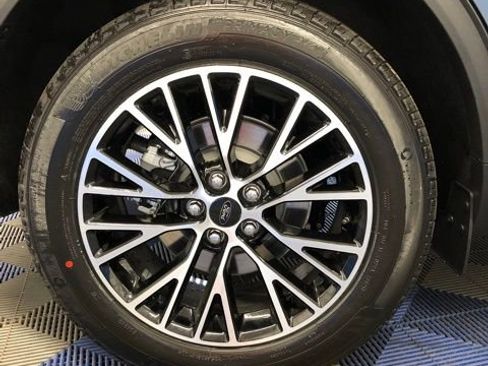 New 2025 Ford Escape SE image 11