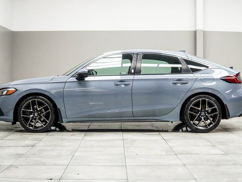 Used 2022 Honda Civic Sport Touring image 9