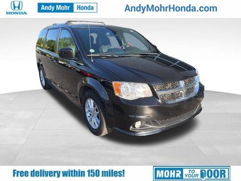 Used 2020 Dodge Grand Caravan SXT FWD image 1