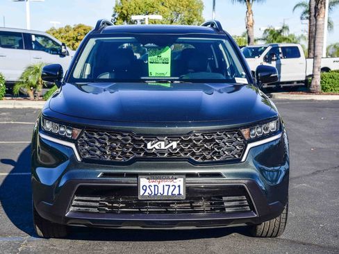Used 2022 Kia Sorento S w/ Panoramic Sunroof Package image 2