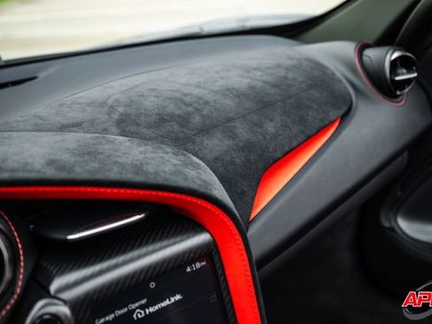 Used 2020 McLaren 720S Performance RWD image 31