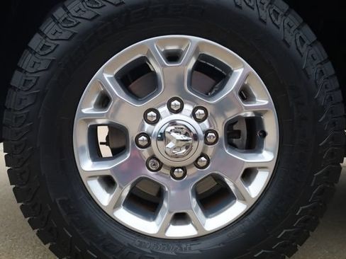 Used 2022 RAM 2500 Laramie AWD/4WD image 8