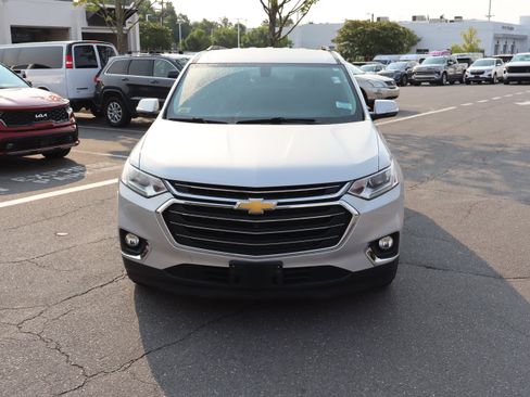 Used 2020 Chevrolet Traverse LT w/ LPO, Floor Liner Package AWD/4WD image 15