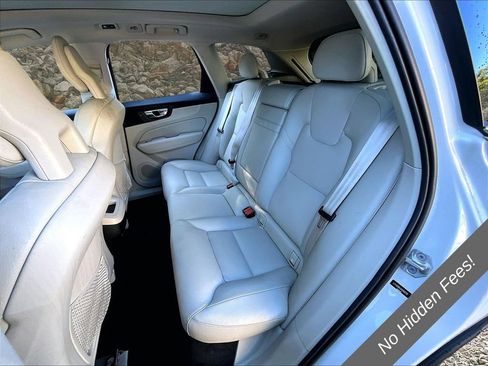Used 2019 Volvo XC60 T5 Momentum w/ Premium Package AWD/4WD image 23