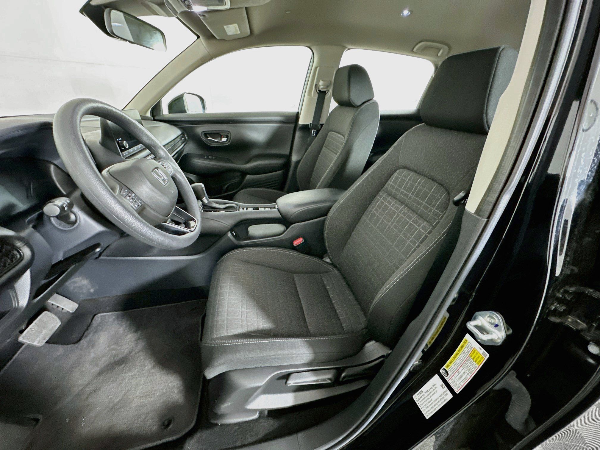 Used 2025 Honda HR-V LX image 13