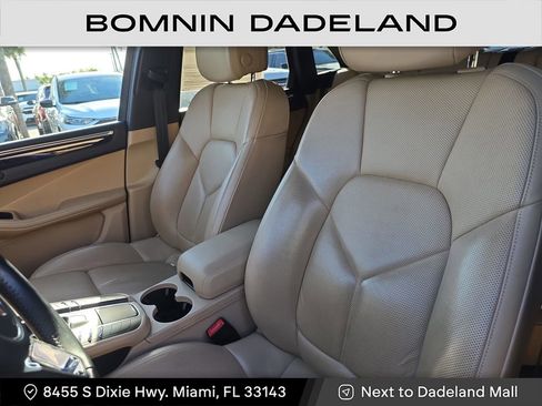 Used 2019 Porsche Macan image 19