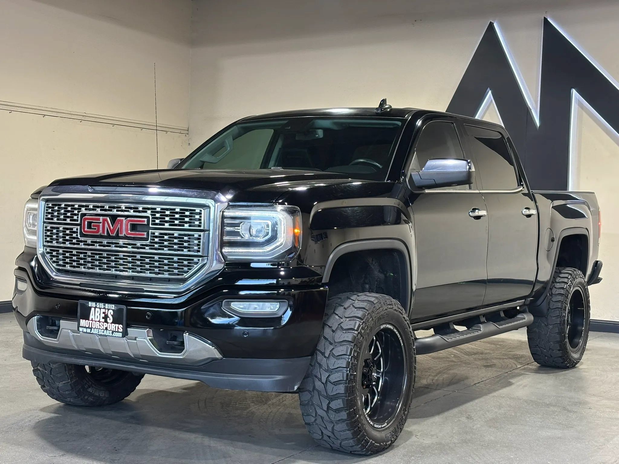 Used 2016 GMC Sierra 1500 Denali w/ Enhanced Driver Alert Package RWD image 1