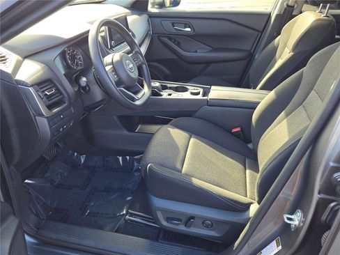 Used 2024 Nissan Rogue SV image 25