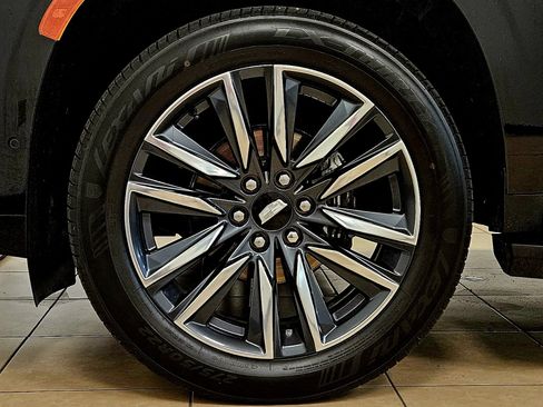 Used 2022 Cadillac Escalade ESV Sport AWD/4WD image 40