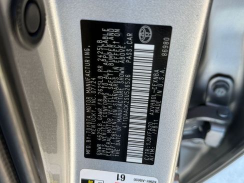 Used 2025 Toyota Camry LE image 28