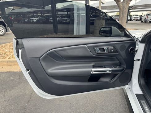 Used 2025 Ford Mustang GT Premium image 6