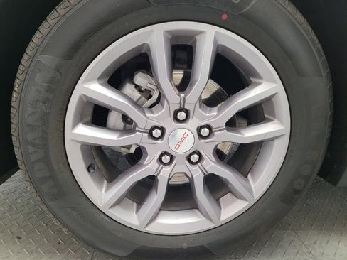 Used 2024 GMC Terrain SLT FWD image 31
