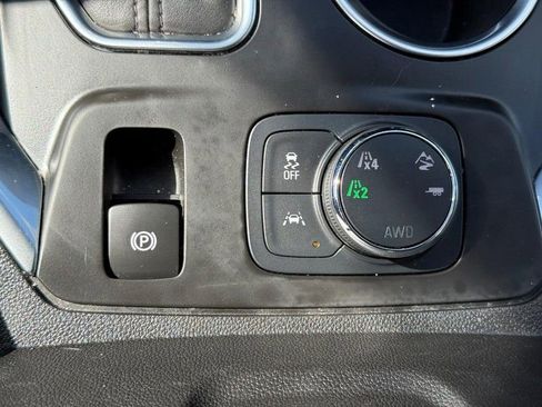 Used 2020 Chevrolet Traverse Premier AWD/4WD image 29