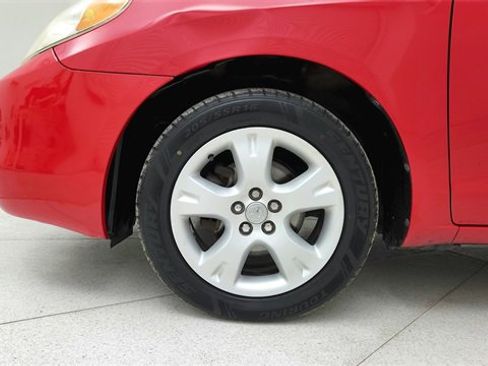Used 2005 Toyota Matrix image 9