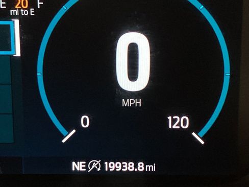 Certified 2023 Ford F150 Lariat w/ Equipment Group 502A High image 22