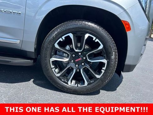 Used 2023 GMC Yukon SLT AWD/4WD image 8