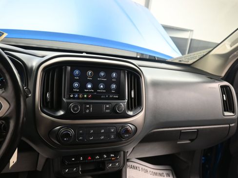 Used 2022 Chevrolet Colorado Z71 AWD/4WD image 24