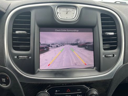 Used 2015 Chrysler 300 C w/ Light Group image 19