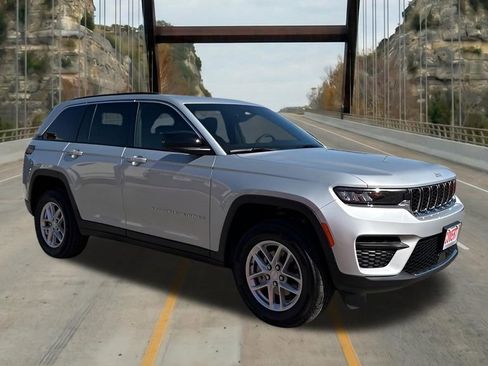 New 2026 Jeep Grand Cherokee Laredo RWD image 1