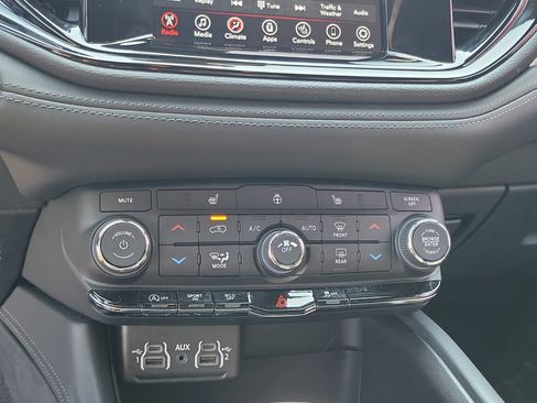 Used 2024 Dodge Durango SXT image 27