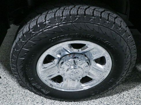 Used 2024 RAM 2500 Tradesman w/ Chrome Appearance Group AWD/4WD image 11