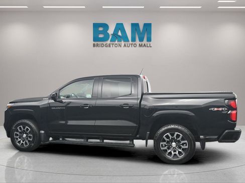 Used 2024 Chevrolet Colorado LT w/ LT Convenience Package III AWD/4WD image 4