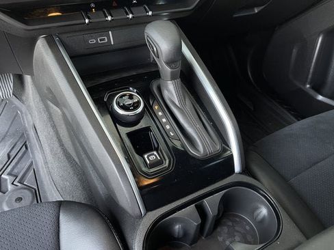 Used 2023 Chevrolet Colorado Trail Boss w/ Technology Package AWD/4WD image 16