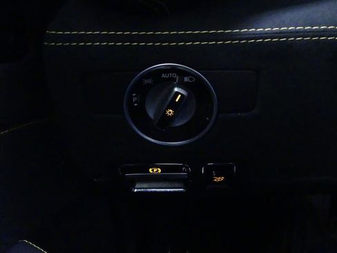 Used 2018 Mercedes-Benz AMG GT R image 22