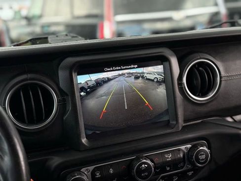 Used 2019 Jeep Wrangler Unlimited Sahara w/ Advanced Safety Group AWD/4WD image 4